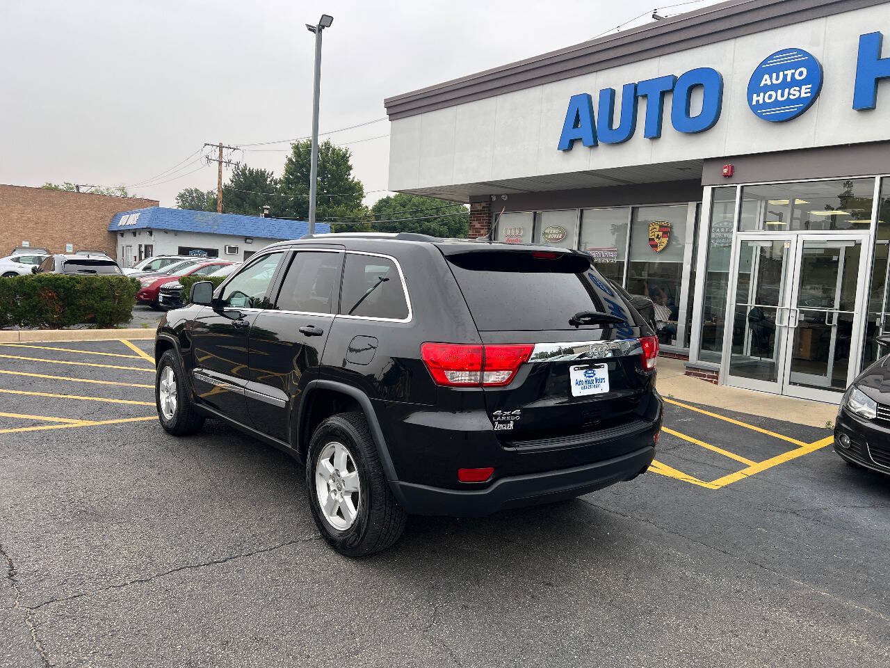 Used 2012 Jeep Grand Cherokee Laredo w/ Laredo E Group AWD/4WD image 11