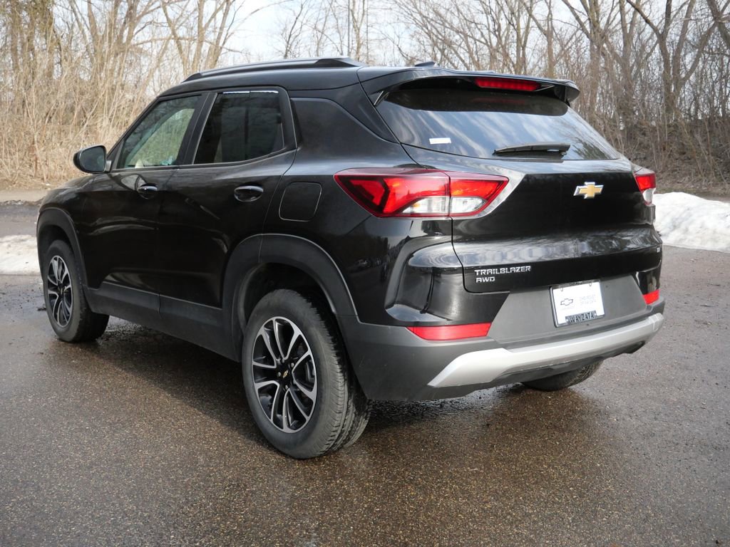 Used 2025 Chevrolet TrailBlazer LT AWD/4WD image 5