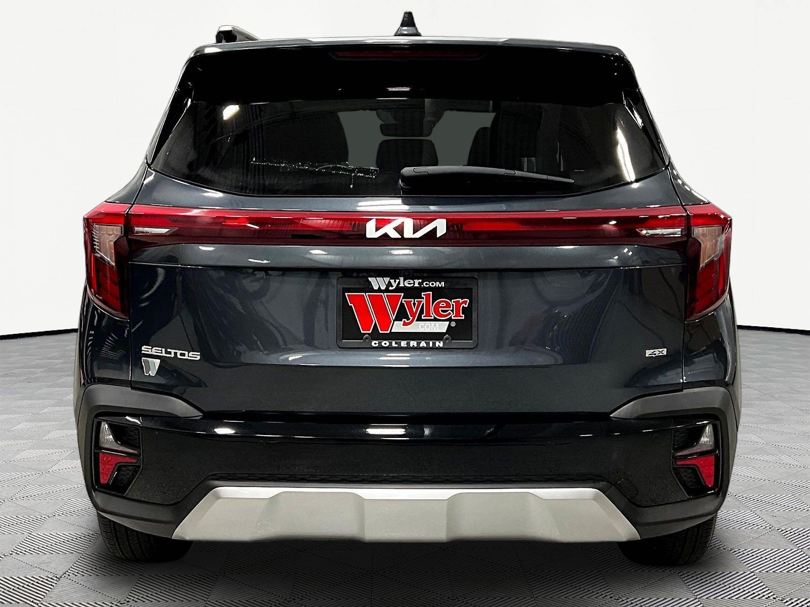 Used 2025 Kia Seltos EX AWD/4WD image 5