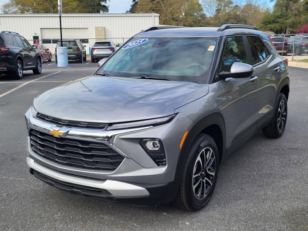 Used 2025 Chevrolet TrailBlazer LT AWD/4WD image 6