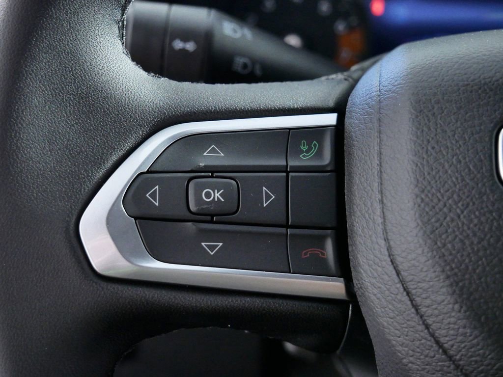 Used 2024 Jeep Compass Latitude image 36