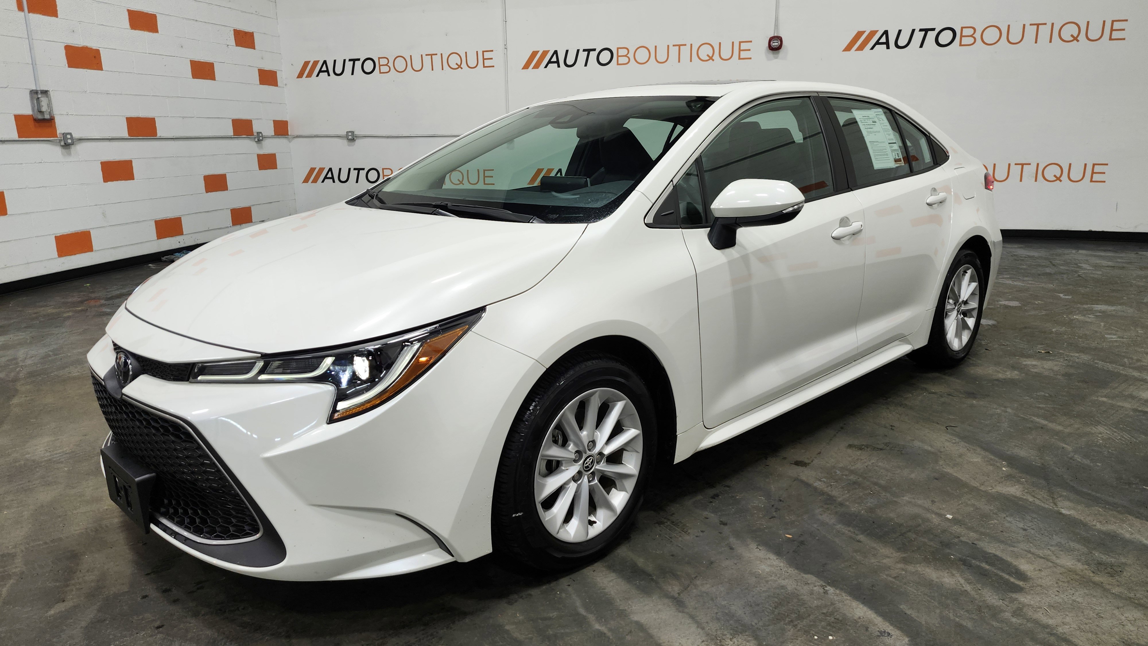 Used 2020 Toyota Corolla XLE image 13