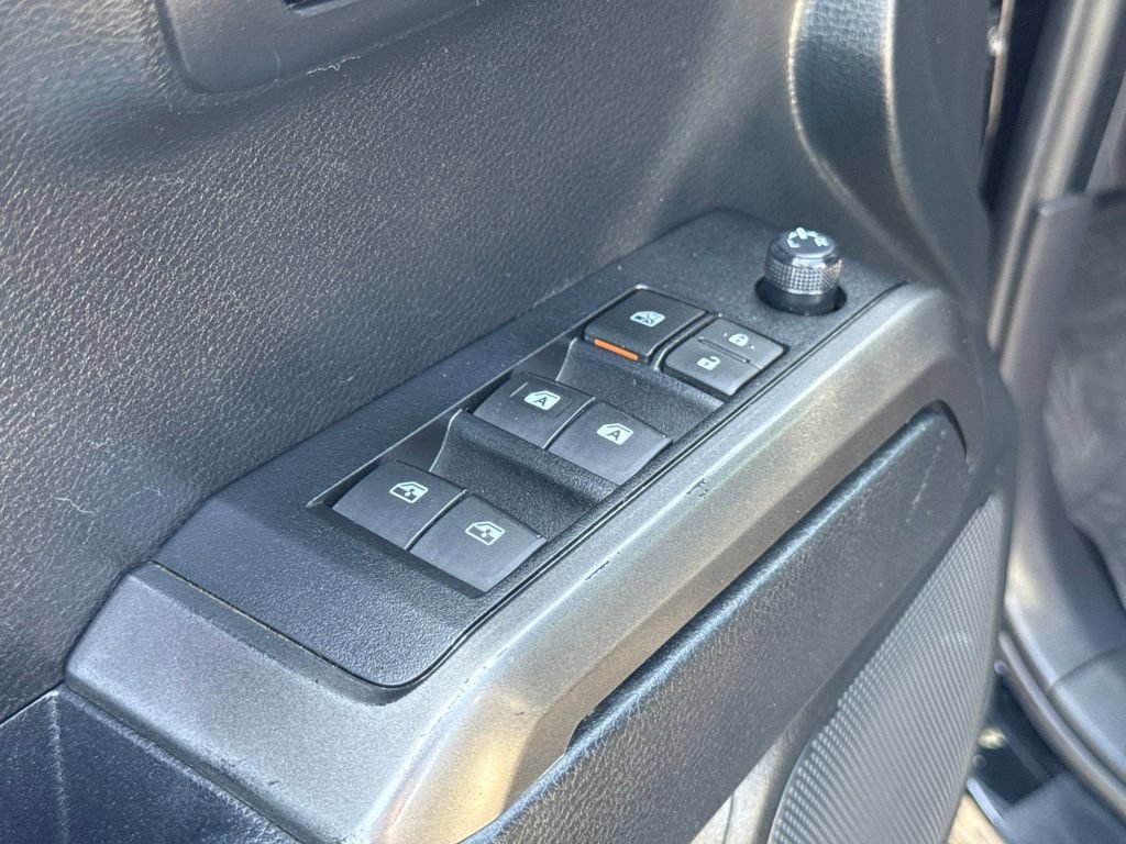 Certified 2019 Toyota Tacoma TRD Off-Road AWD/4WD image 16