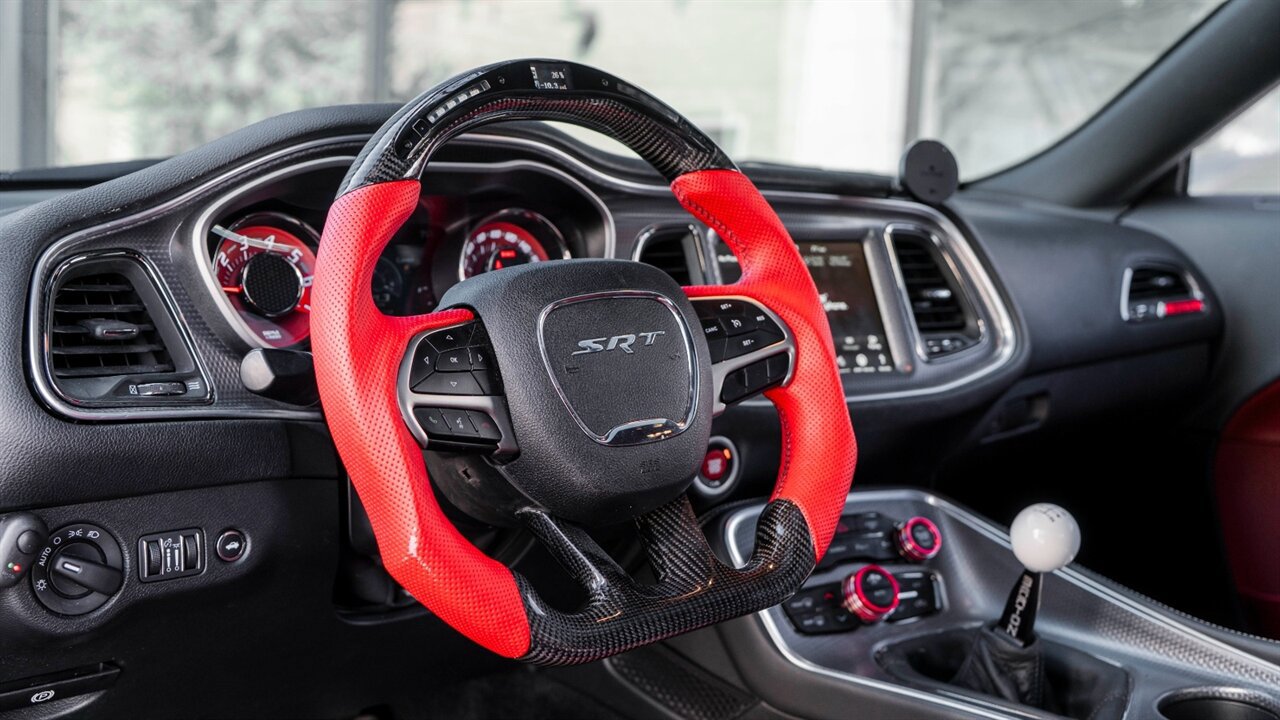 Used 2018 Dodge Challenger SRT Hellcat RWD image 19