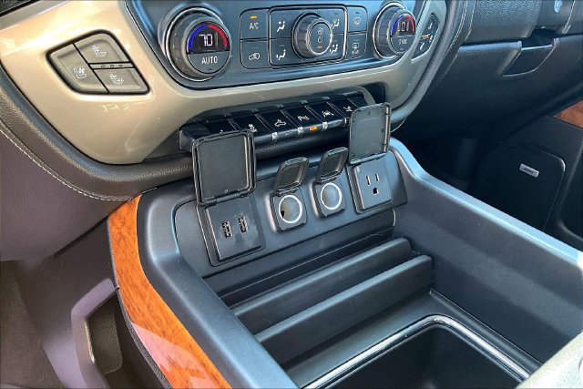 Used 2018 Chevrolet Silverado 1500 High Country AWD/4WD image 16