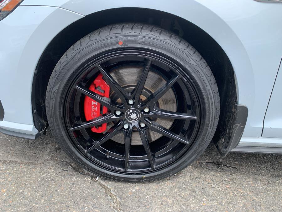 Used 2019 Volkswagen GTI SE w/ SE Experience Package image 23