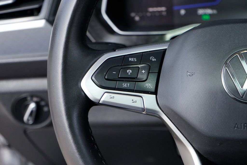 Used 2022 Volkswagen Jetta SE image 22