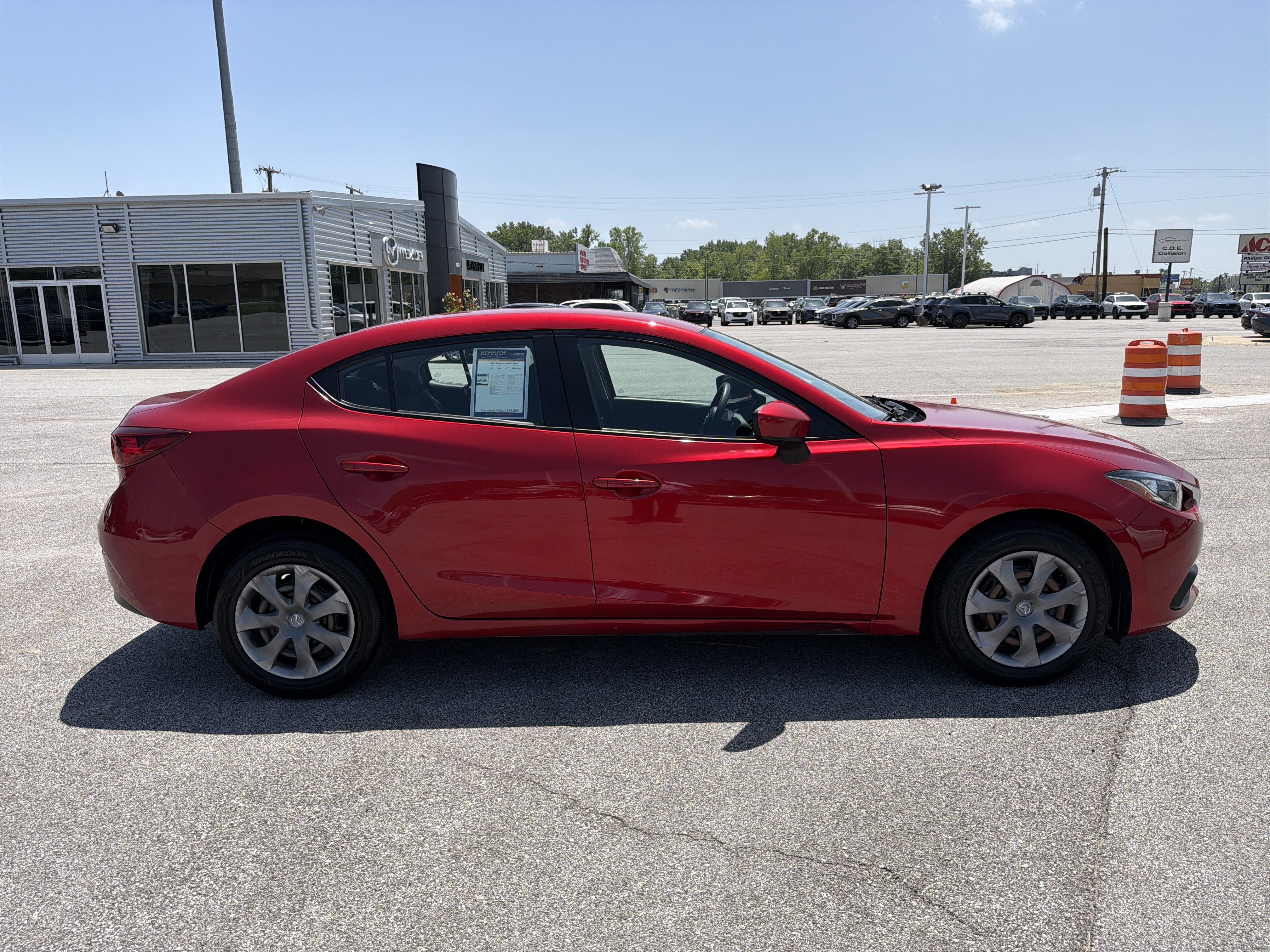 Used 2014 MAZDA MAZDA3 i Sport FWD image 2