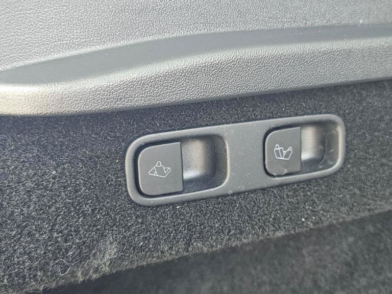 Used 2024 Tesla Model Y Long Range RWD image 69