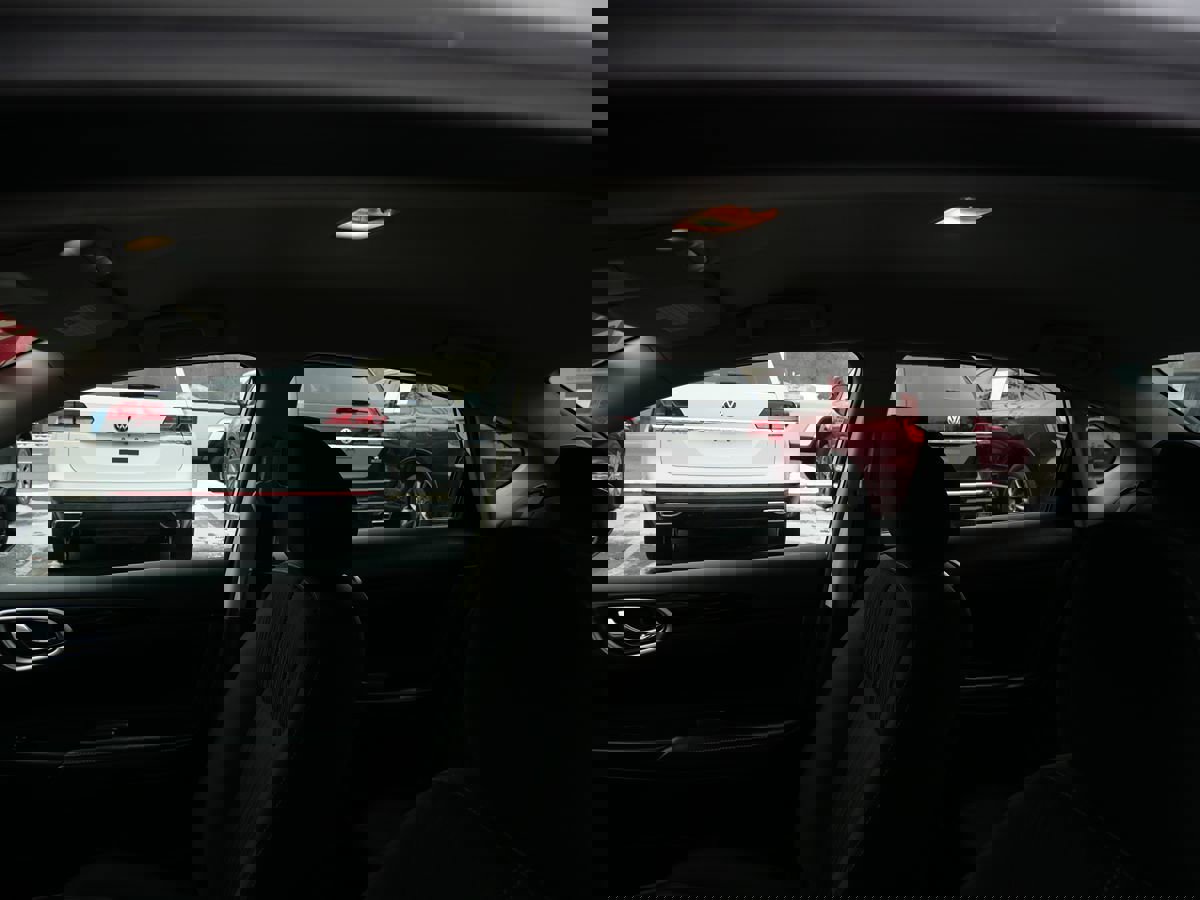 Used 2018 Nissan Sentra SV image 11