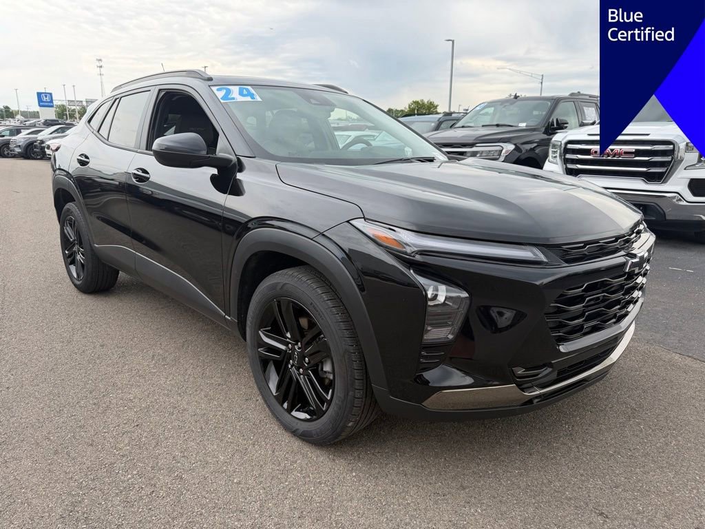 Used 2024 Chevrolet Trax ACTIV w/ Sunroof Package FWD image 2