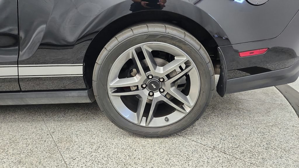 Used 2010 Ford Mustang Shelby GT500 RWD image 46