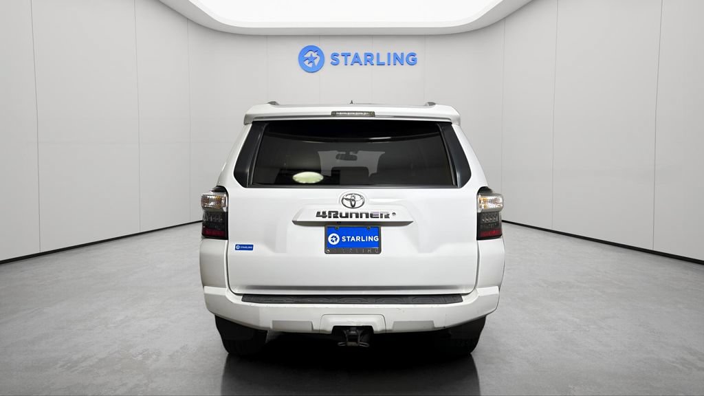 Used 2015 Toyota 4Runner SR5 AWD/4WD image 7