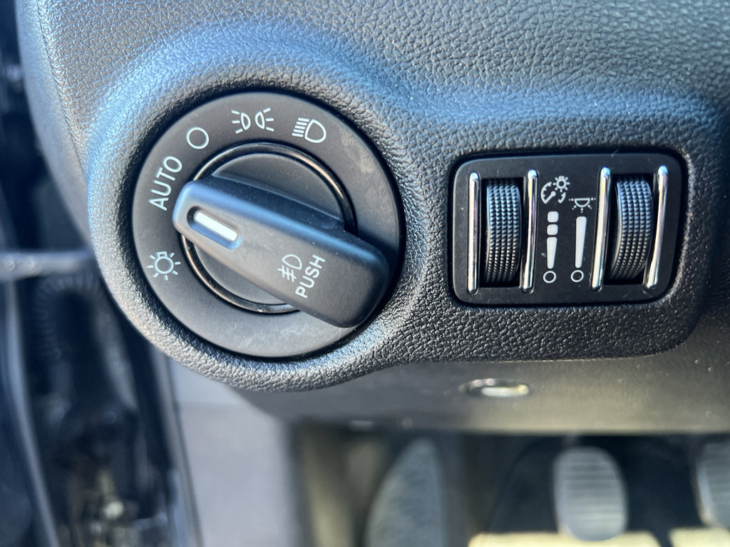 Used 2013 Dodge Dart Limited w/ Technology Group image 17