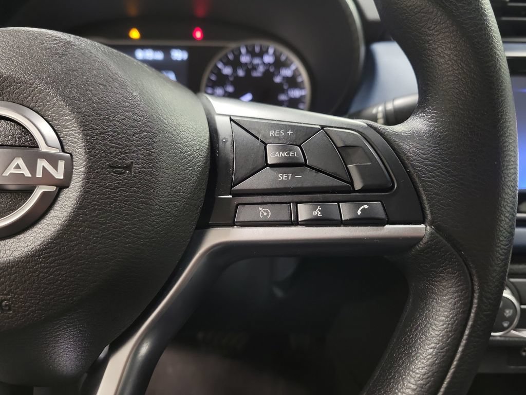 Used 2025 Nissan Versa SV FWD image 21