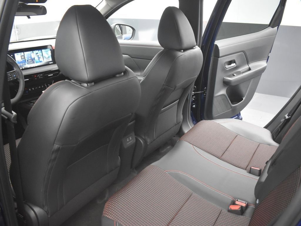 New 2026 Nissan Kicks SR w/ Cold Weather Package image 14