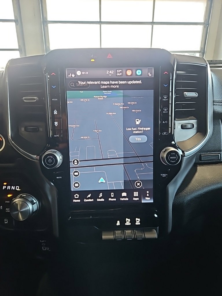 Used 2025 RAM 1500 Laramie image 32