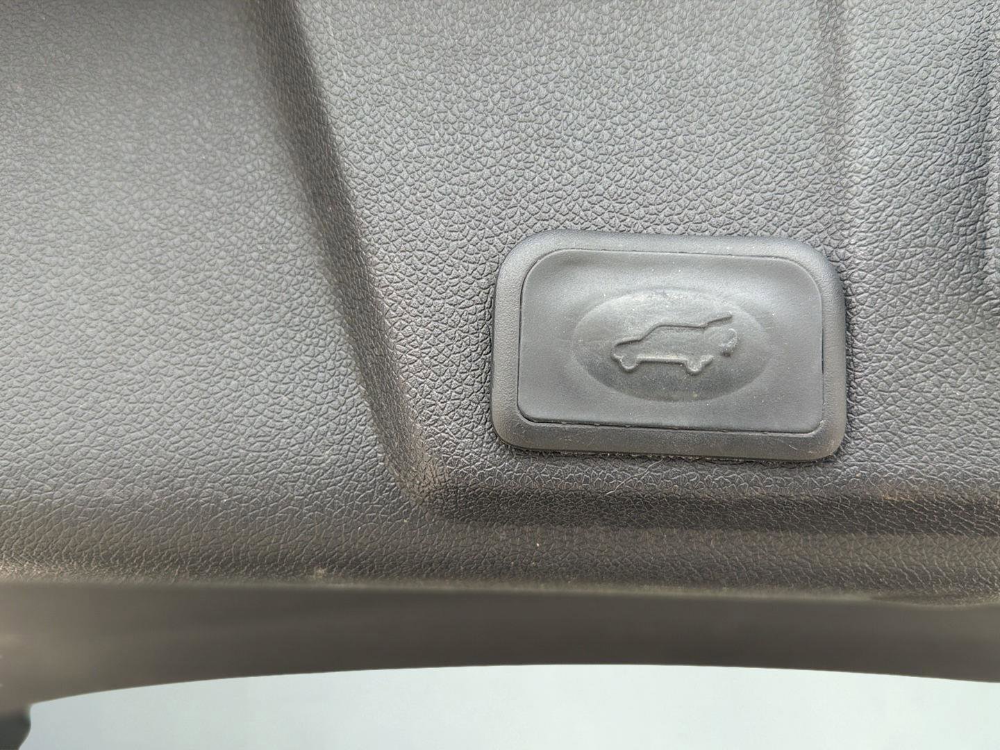 Used 2017 Chevrolet Traverse Premier AWD/4WD image 33