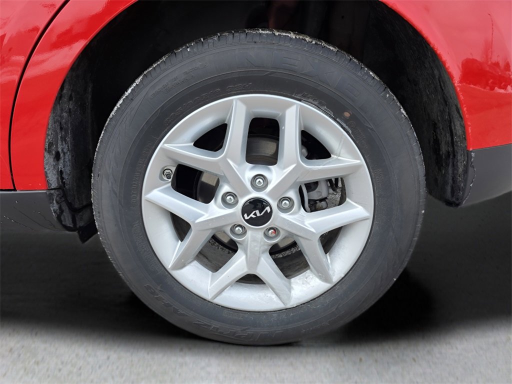 Used 2025 Kia Soul LX w/ LX Technology Package image 11