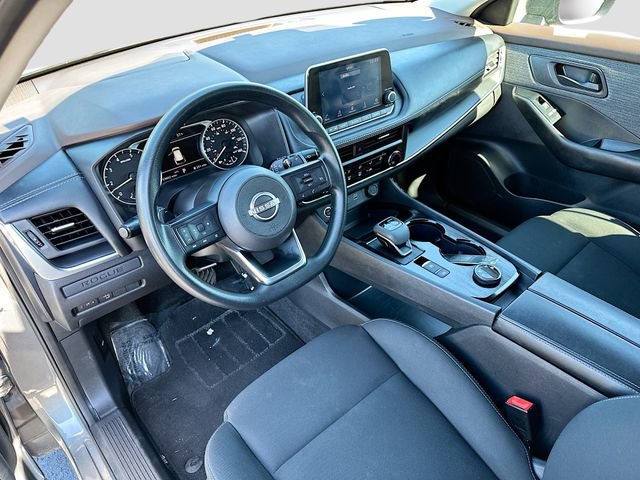 Used 2023 Nissan Rogue S image 9
