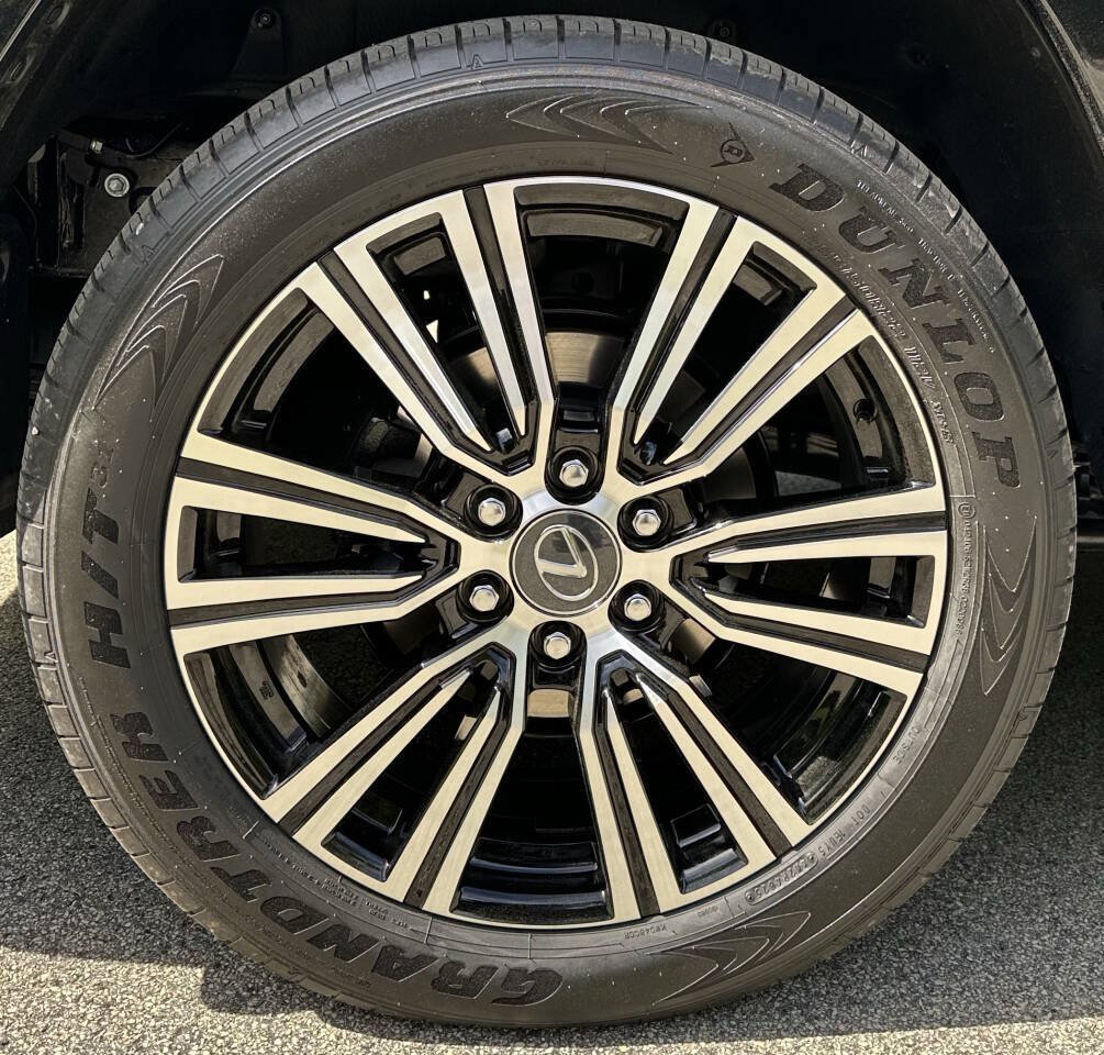 Used 2026 Lexus LX 700h Luxury AWD/4WD image 10