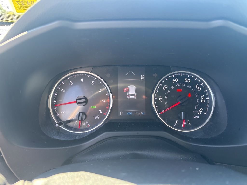 Used 2020 Toyota RAV4 LE w/ All Weather Liner Package AWD/4WD image 17