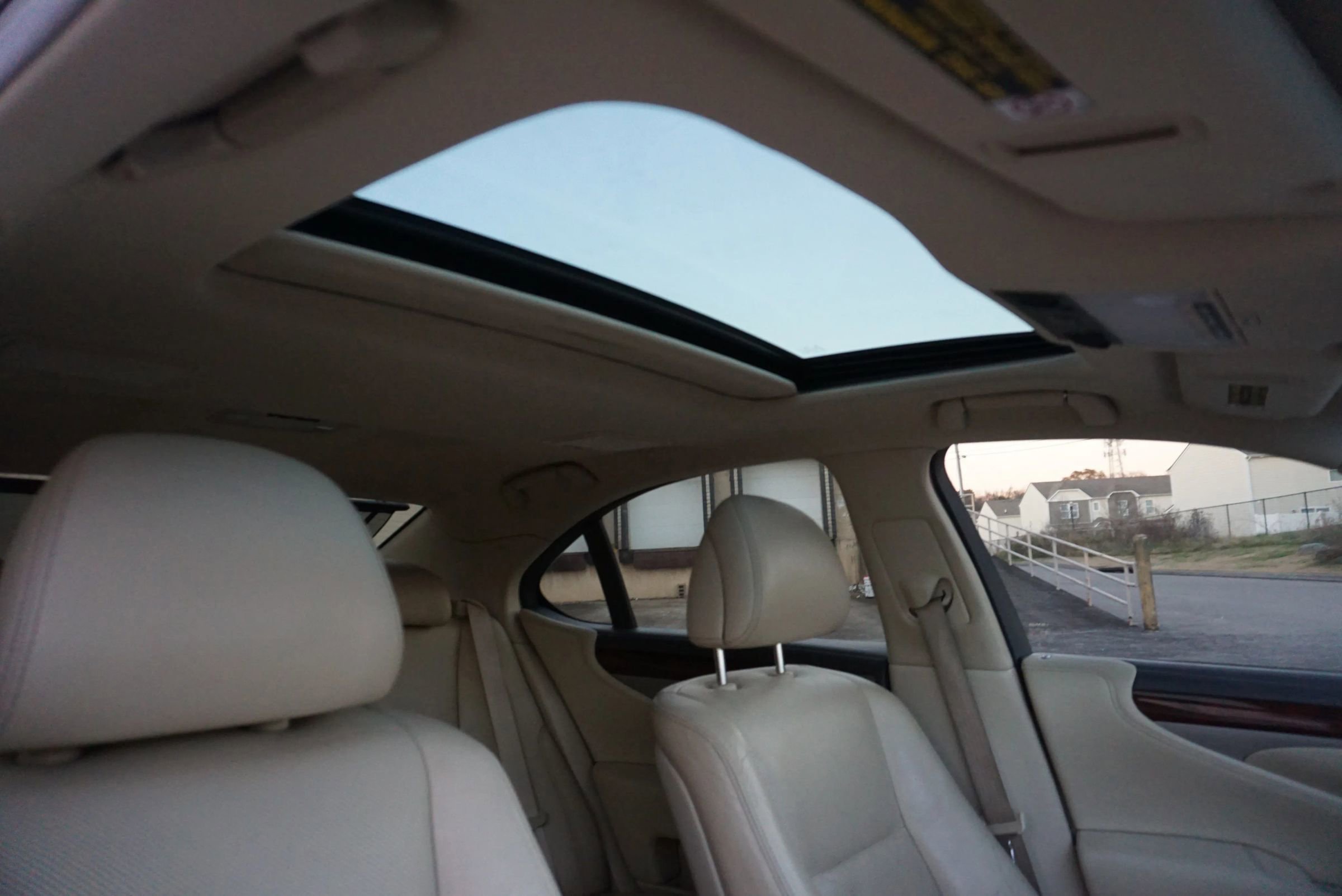 Used 2015 Lexus LS 460 image 19