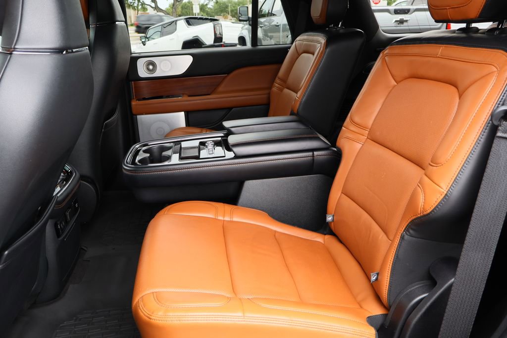 Used 2020 Lincoln Navigator Reserve w/ Equipment Group 208A Reserve AWD/4WD image 26