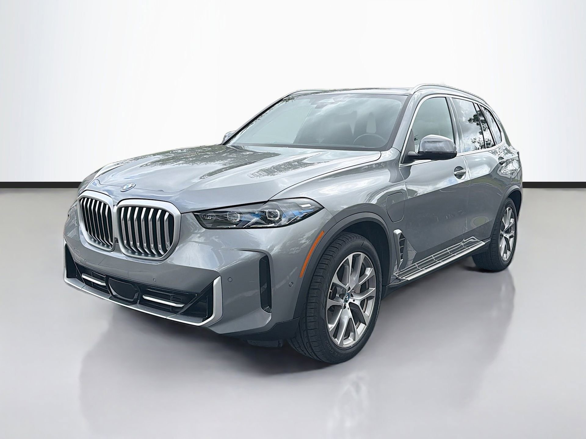 Certified 2025 BMW X5 xDrive50e image 8
