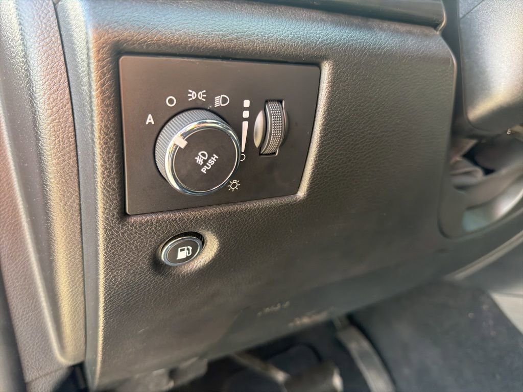 Used 2021 Jeep Grand Cherokee Laredo AWD/4WD image 15