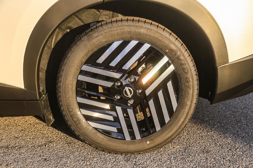 New 2026 Nissan Leaf SV+ FWD image 10