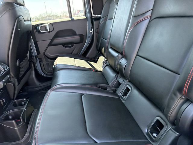 Used 2025 Jeep Gladiator Rubicon AWD/4WD image 14