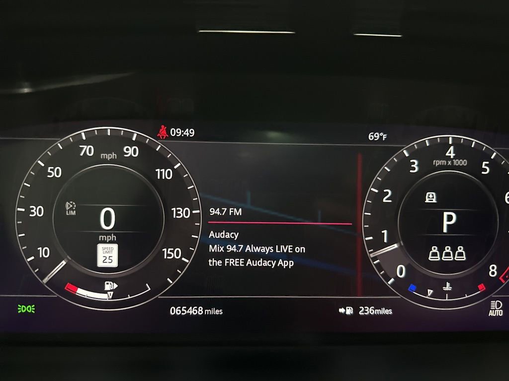 Used 2020 Land Rover Range Rover Sport HST image 12