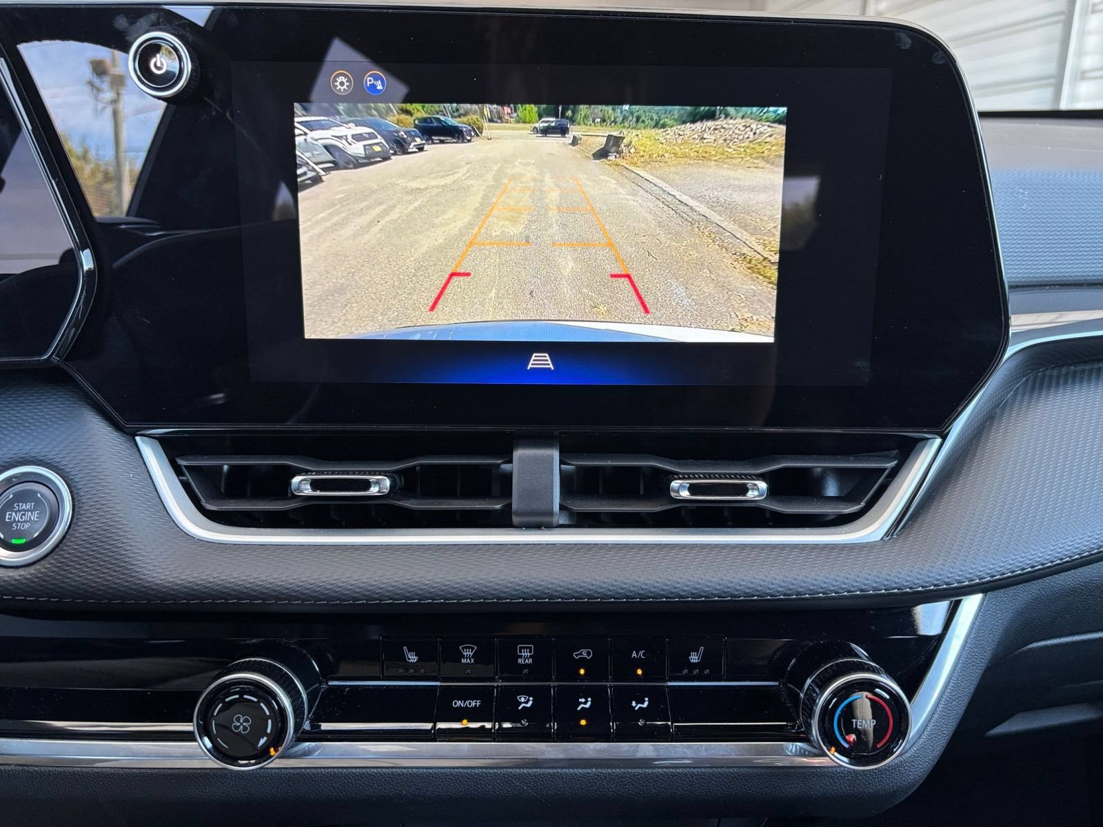 Used 2025 Chevrolet Equinox LT FWD image 16