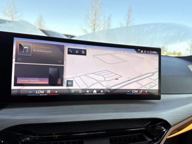 Used 2025 BMW 330i Sedan image 23