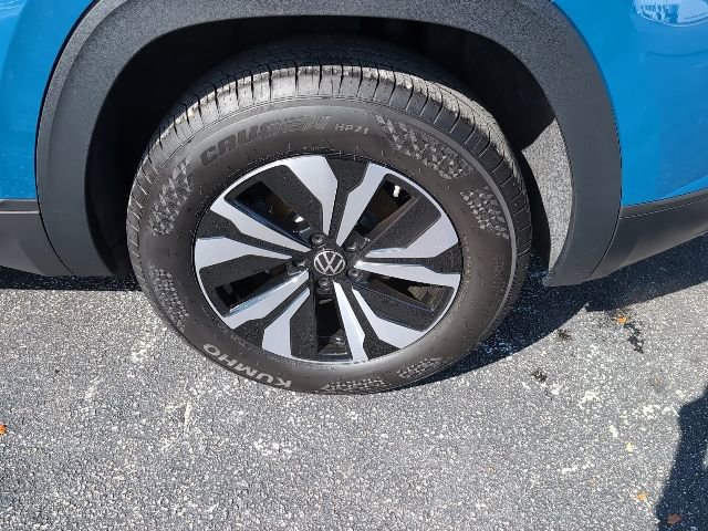 Used 2025 Volkswagen Atlas Cross Sport SE image 7