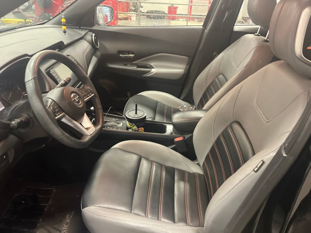 Used 2021 Nissan Kicks SR w/ SR Premium Package FWD image 4