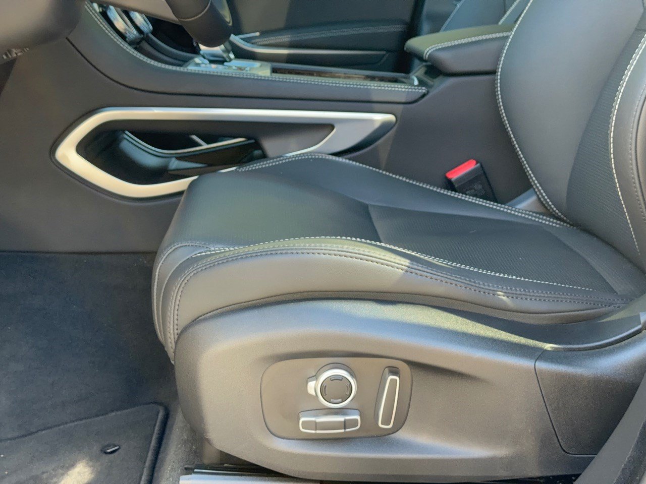 New 2026 Jaguar F-PACE R-Dynamic S AWD/4WD image 16
