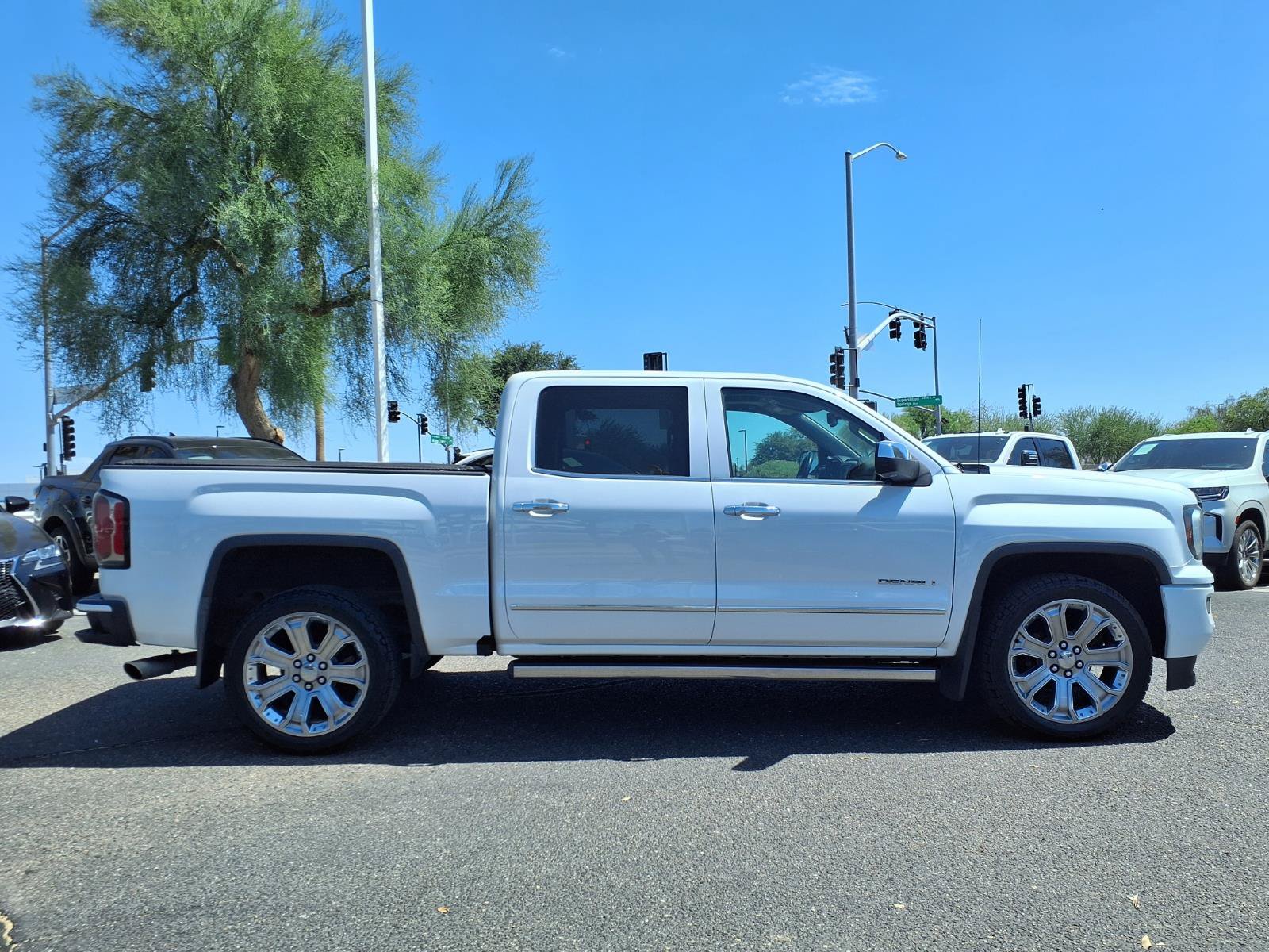 Used 2018 GMC Sierra 1500 Denali w/ Denali Ultimate Package AWD/4WD image 4