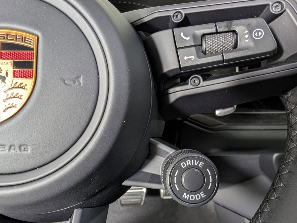 New 2026 Porsche Cayenne GTS image 40