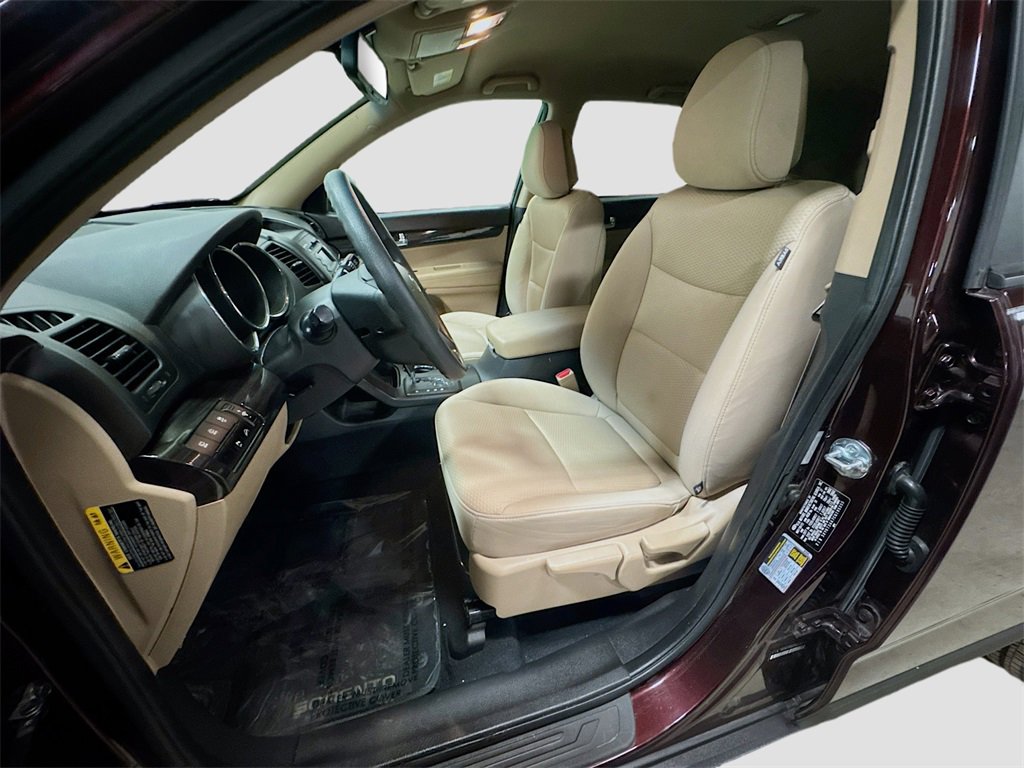 Used 2012 Kia Sorento LX w/ Convenience Pkg image 24