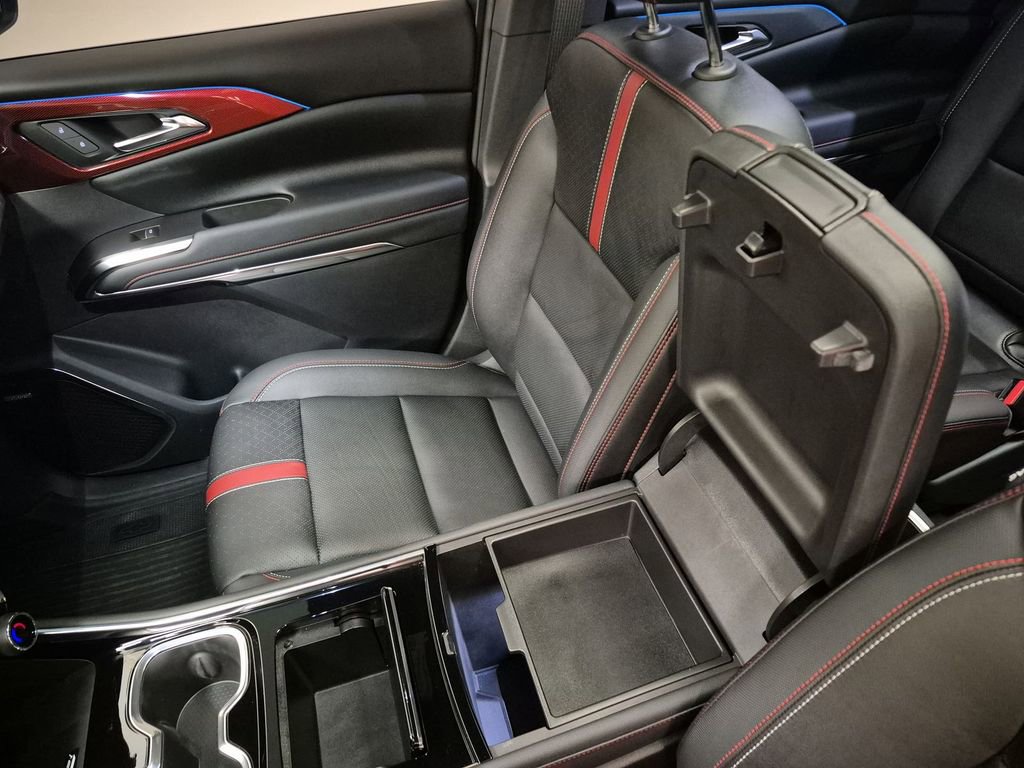 Used 2024 Chevrolet Traverse RS image 36