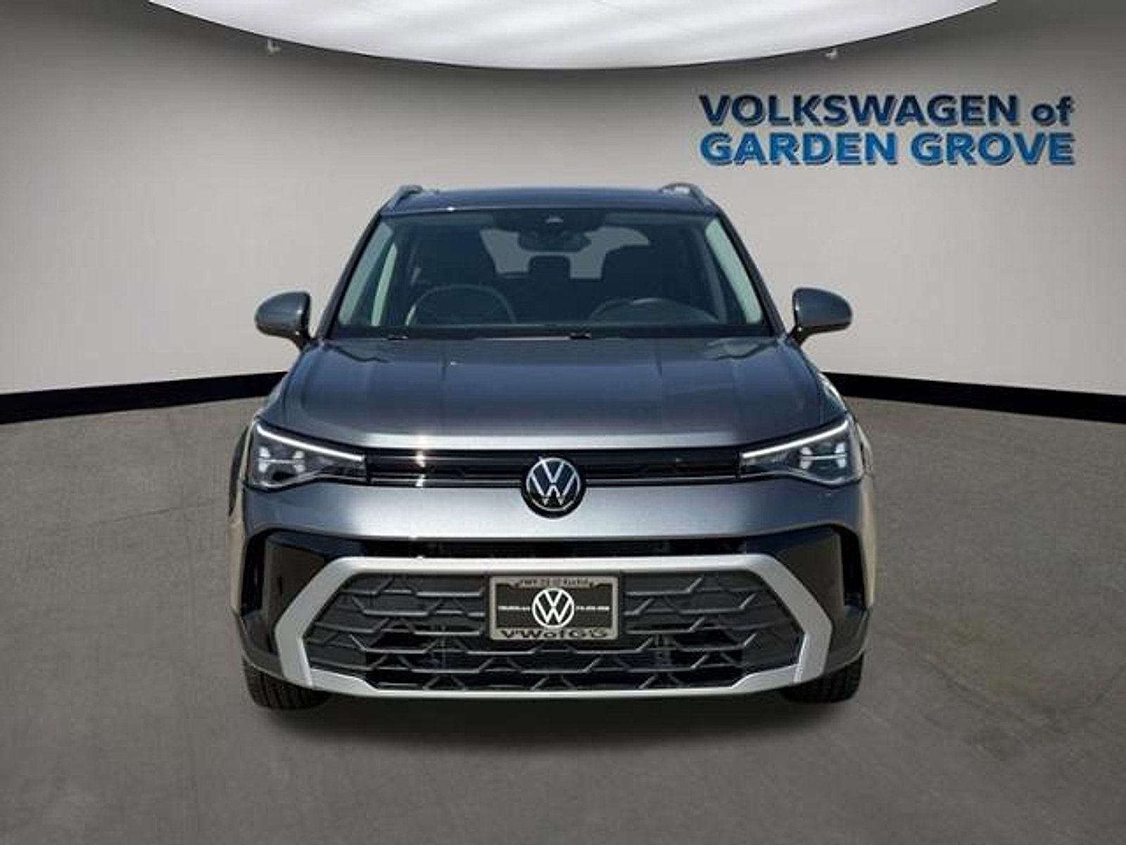 New 2026 Volkswagen Taos SE FWD image 3