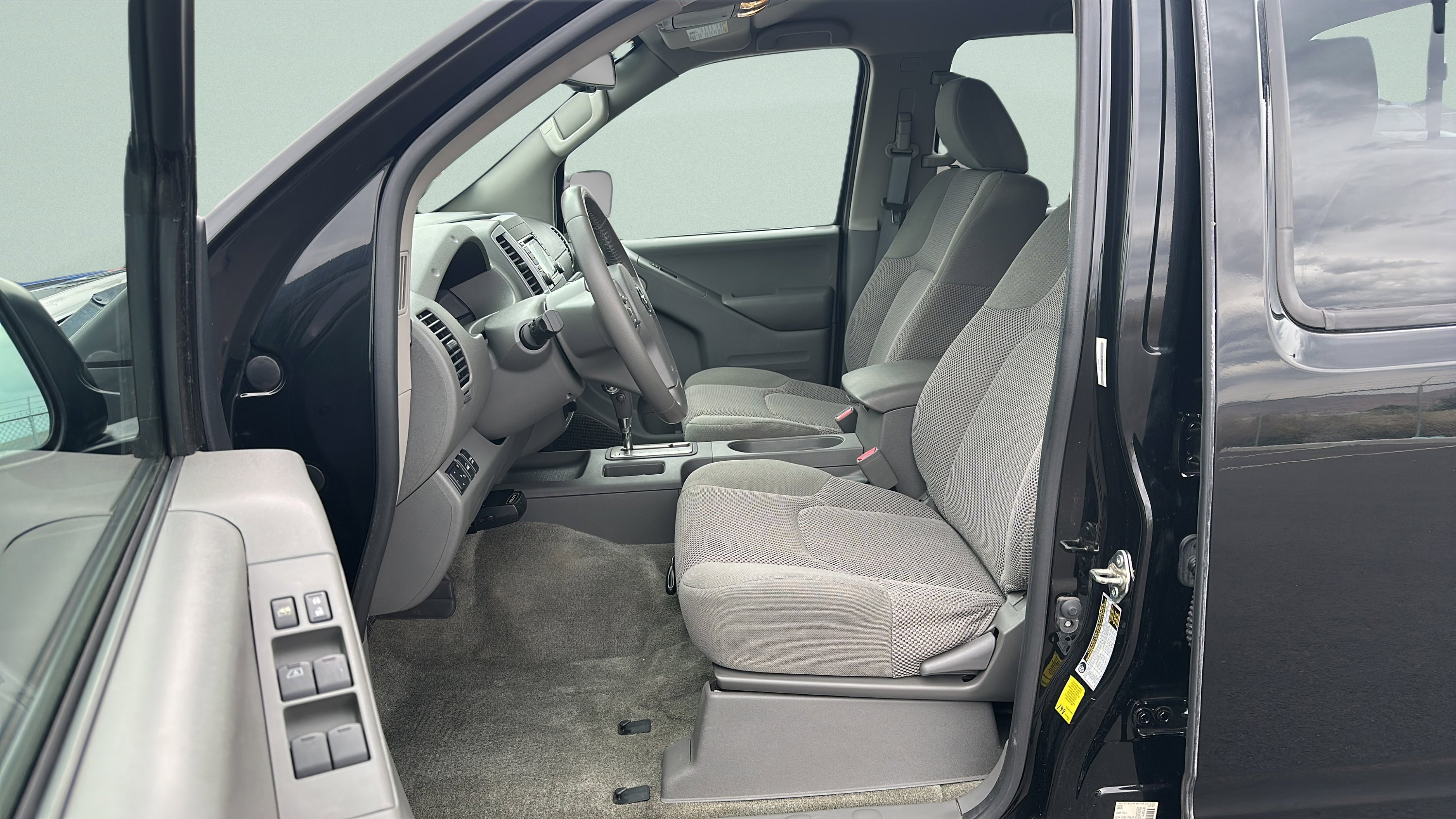 Used 2018 Nissan Frontier SV w/ Value Truck Package AWD/4WD image 22