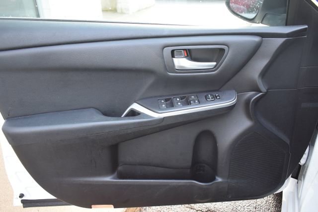 Used 2015 Toyota Camry SE image 15