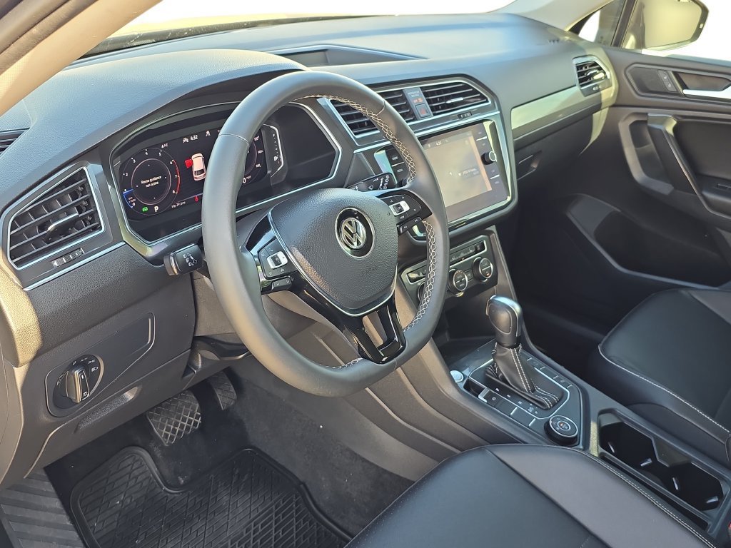 Used 2021 Volkswagen Tiguan SEL AWD/4WD image 14
