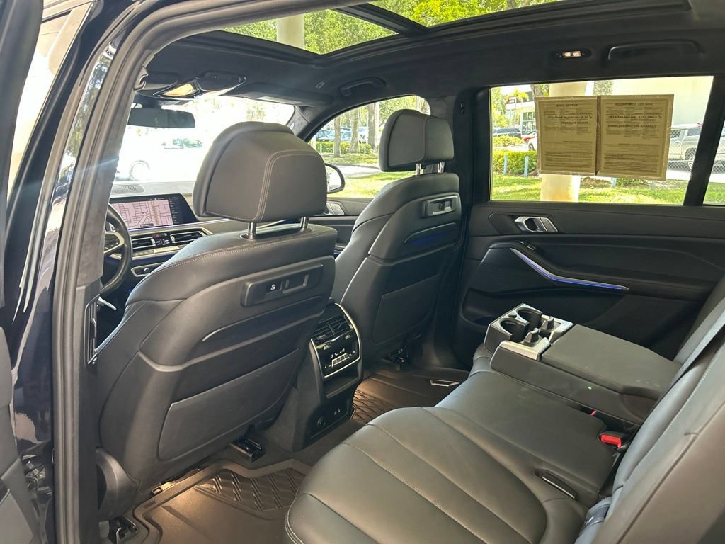 Used 2022 BMW X7 xDrive40i w/ M Sport Package AWD/4WD image 57