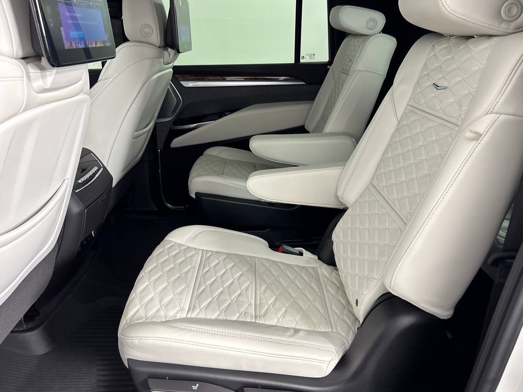 Used 2025 Cadillac Escalade ESV Sport Platinum image 28