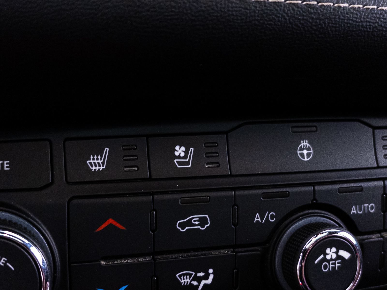 Used 2023 Dodge Durango SRT AWD/4WD image 31