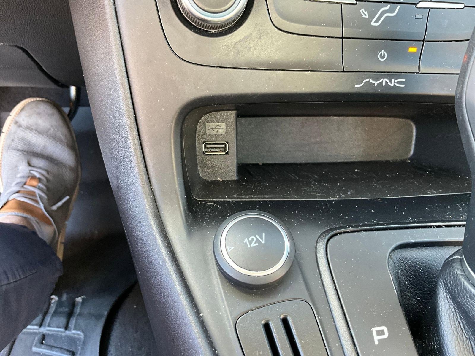 Used 2015 Ford Focus SE w/ SE Sport Package FWD image 15
